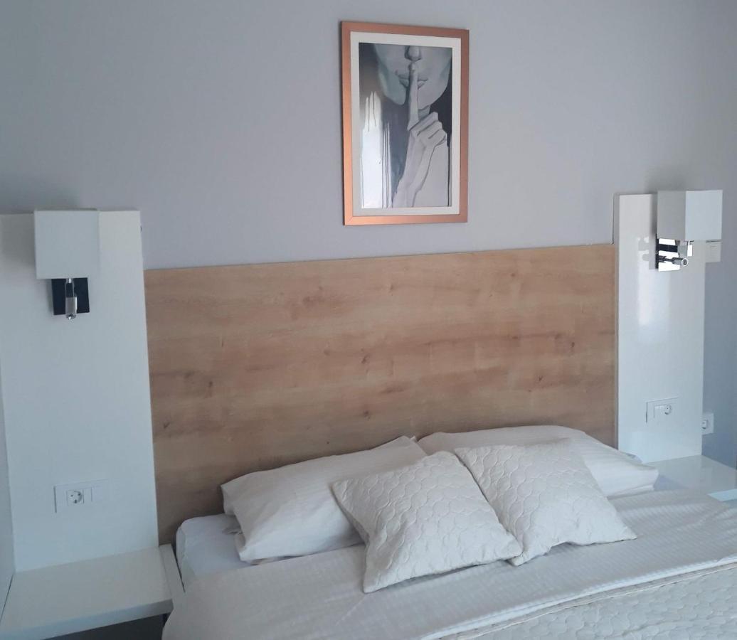 Apartments Orsula Near Old Town Šibenik Rum bild
