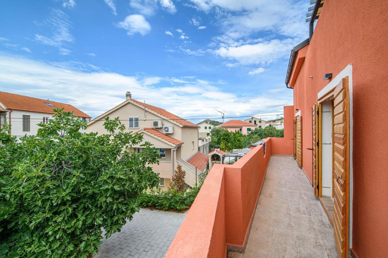 Apartments Orsula Near Old Town Šibenik Exteriör bild